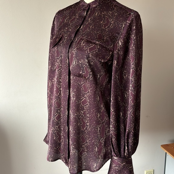 Like new Equipment Helaine python print collarless shirt Prune size XS - Picture 7 of 13